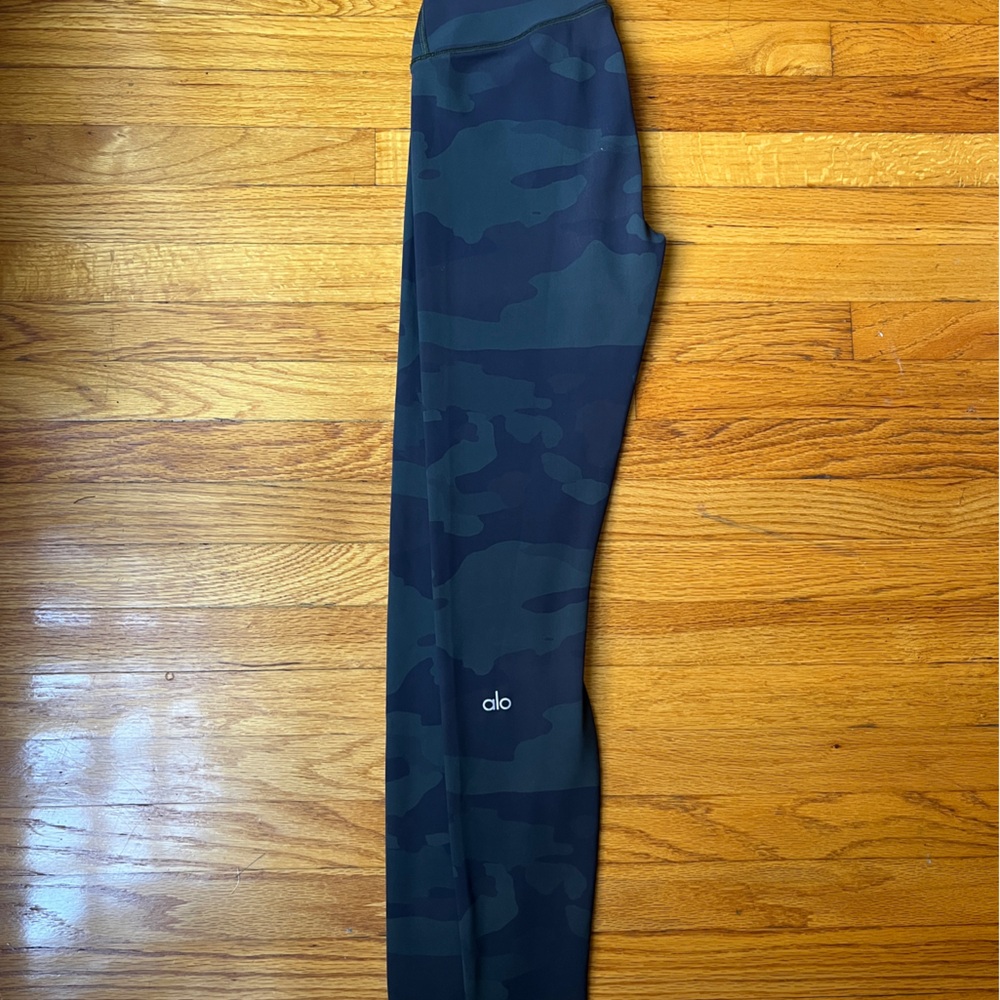 ALO Camo Vapor Legging